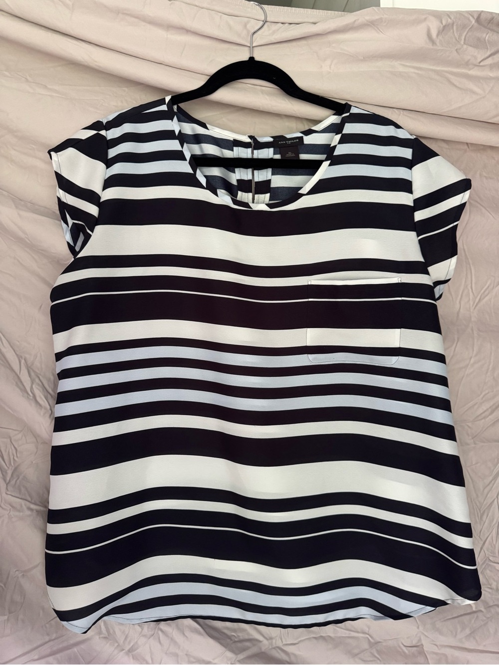 Ann Taylor Black & White Striped Short Sleeve Blouse
